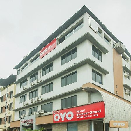 Oyo Hotel Sarovar Grand Kalamboli Exteriér fotografie