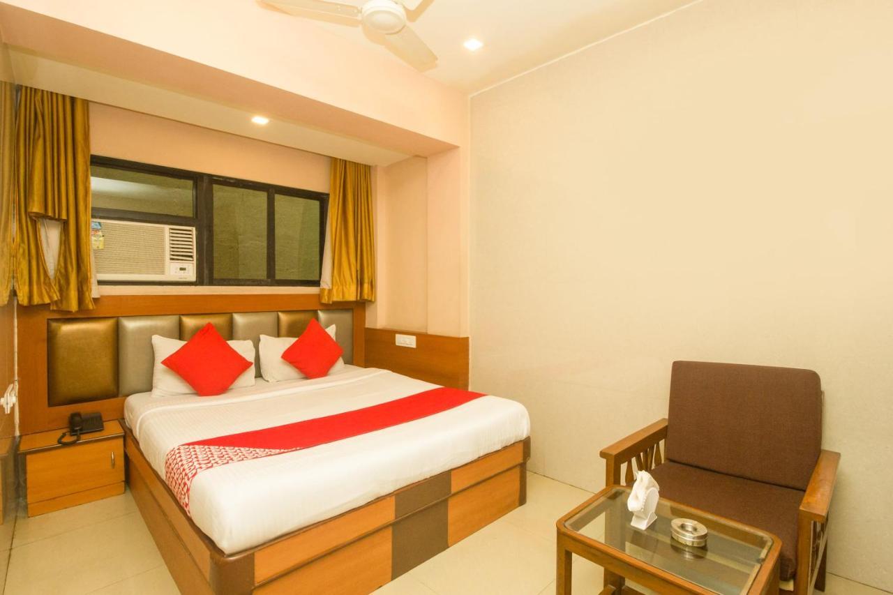 Oyo Hotel Sarovar Grand Kalamboli Exteriér fotografie