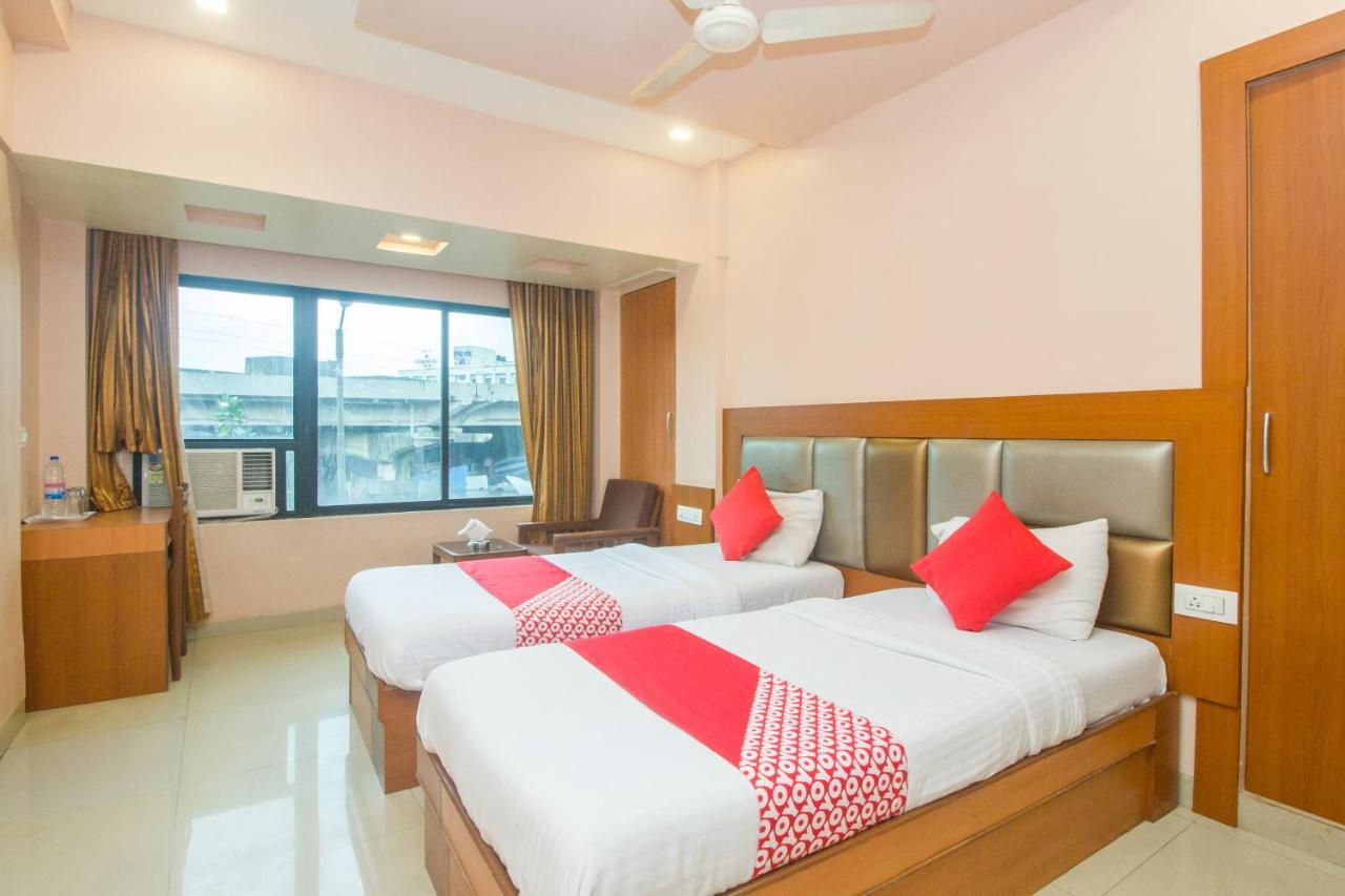 Oyo Hotel Sarovar Grand Kalamboli Exteriér fotografie
