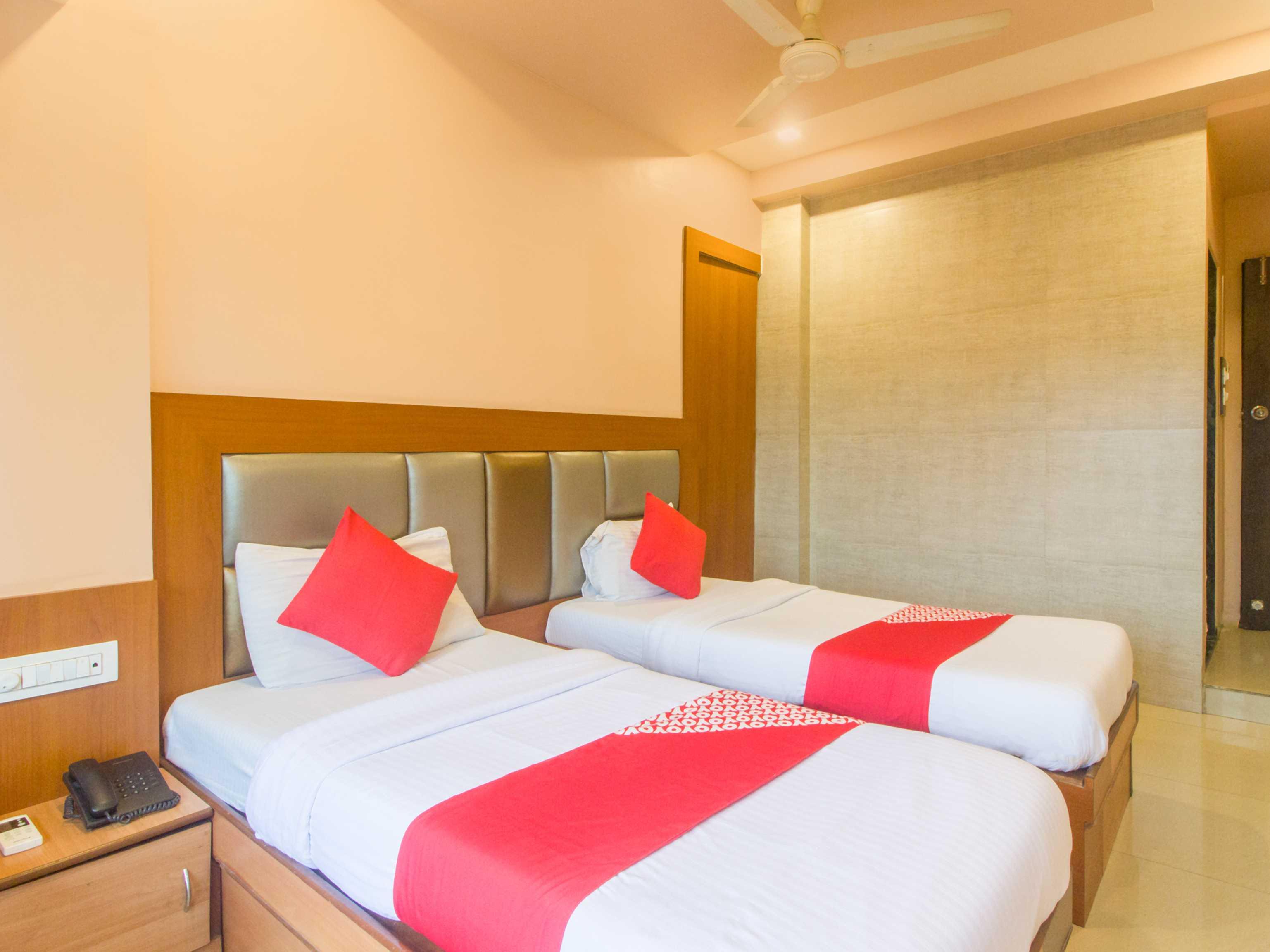 Oyo Hotel Sarovar Grand Kalamboli Exteriér fotografie