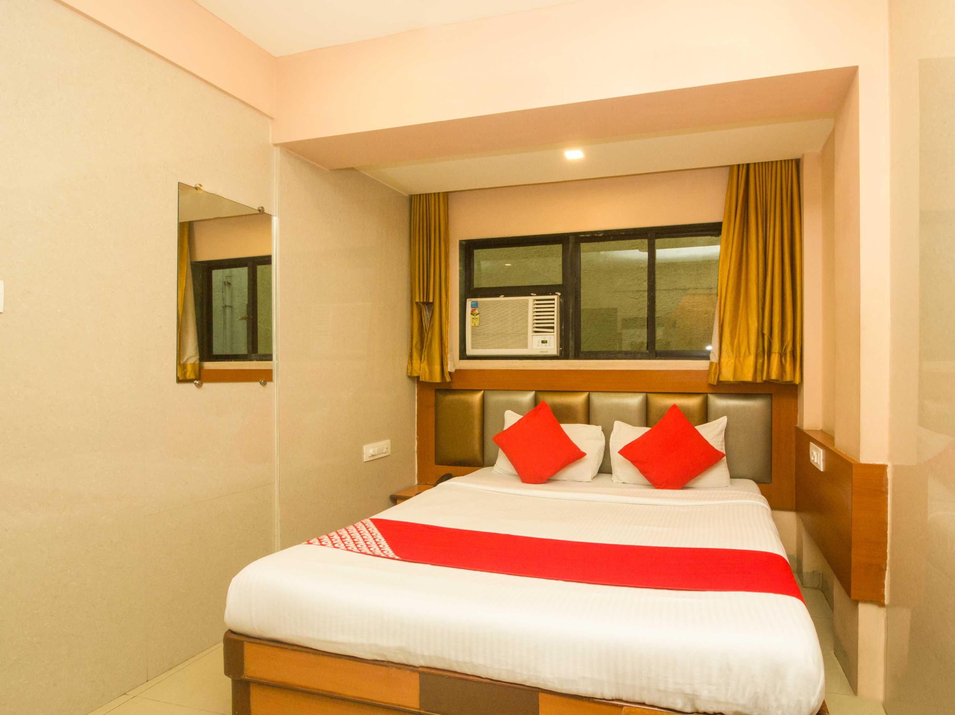 Oyo Hotel Sarovar Grand Kalamboli Exteriér fotografie
