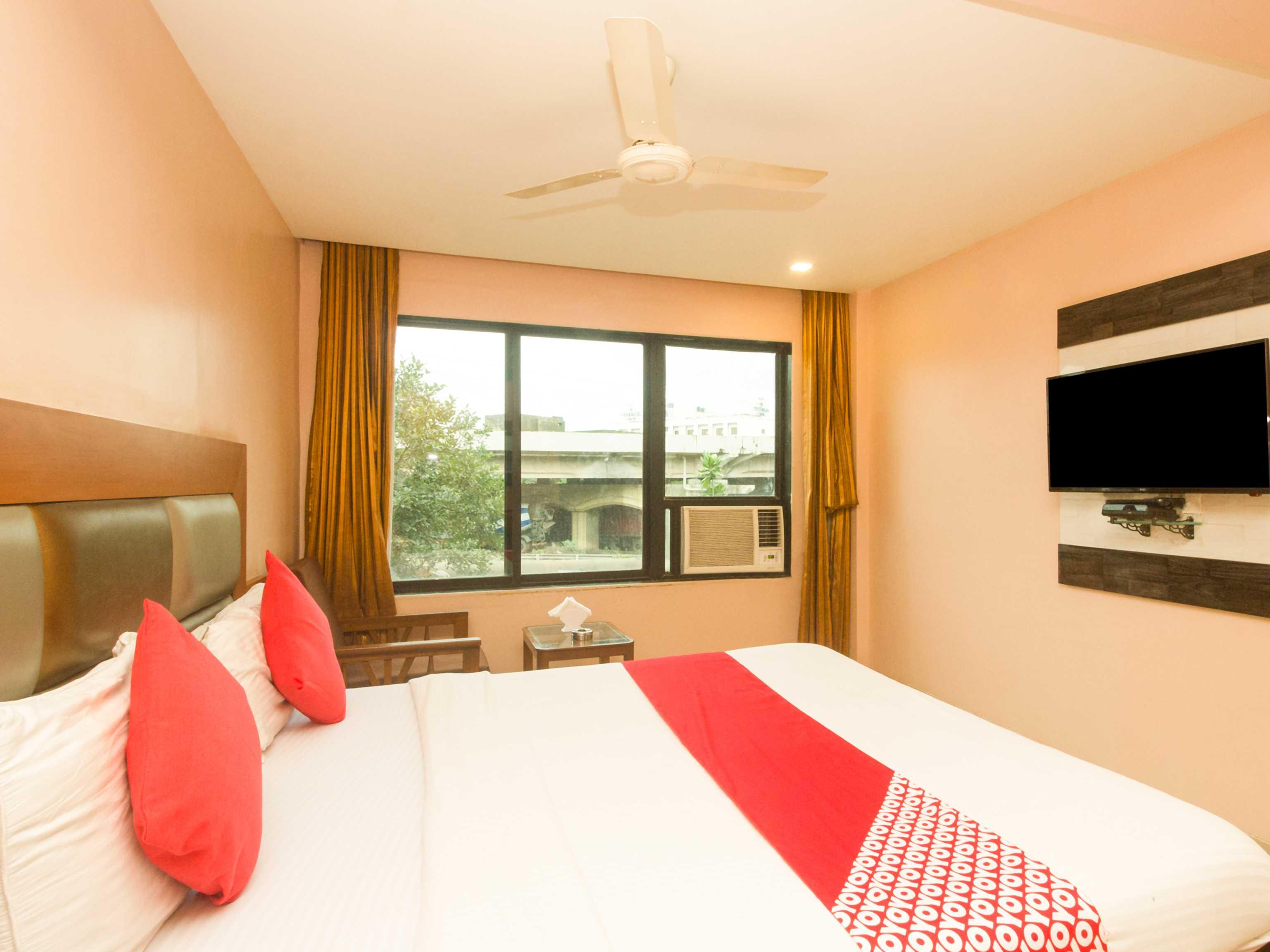 Oyo Hotel Sarovar Grand Kalamboli Exteriér fotografie