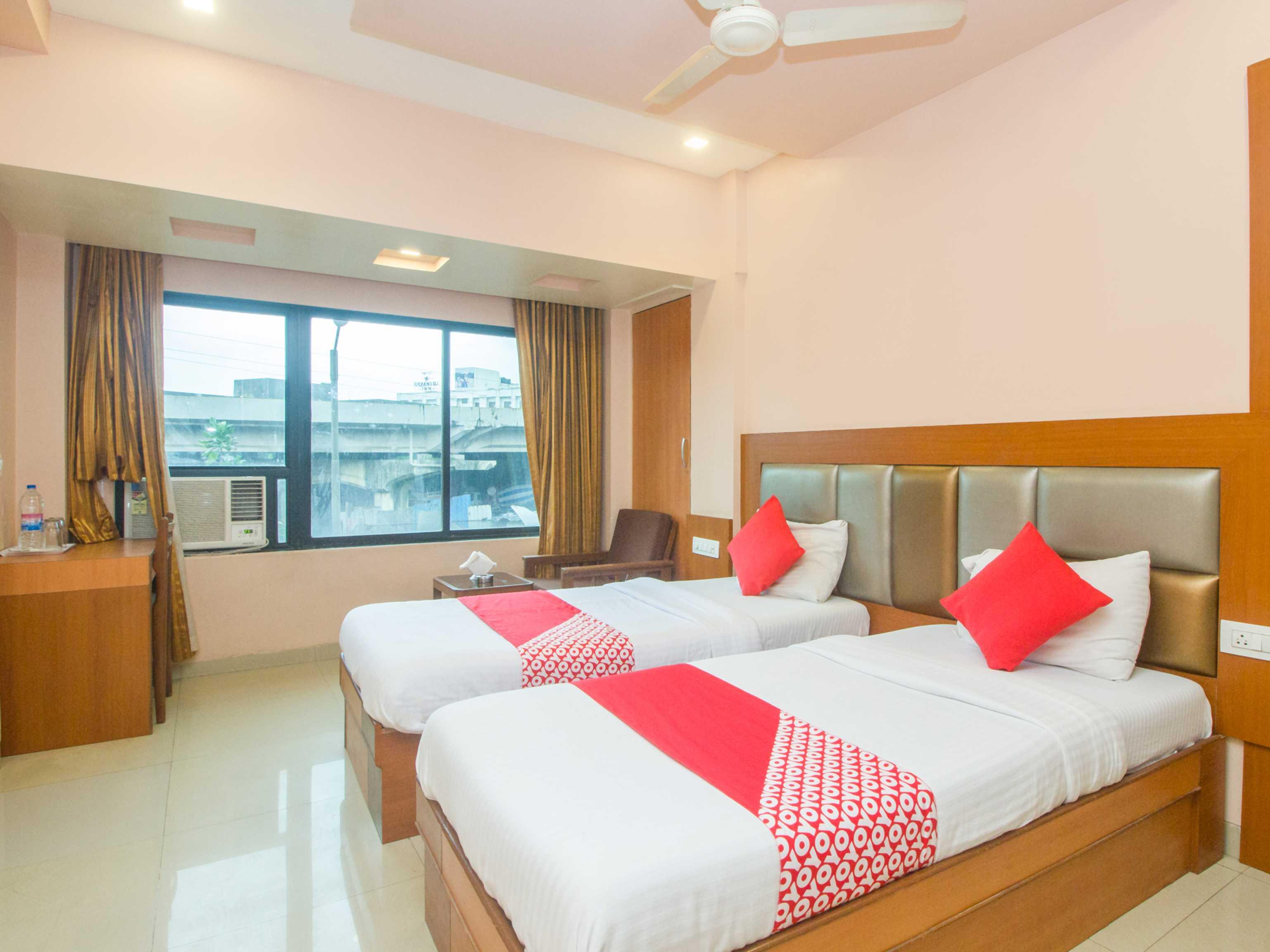 Oyo Hotel Sarovar Grand Kalamboli Exteriér fotografie
