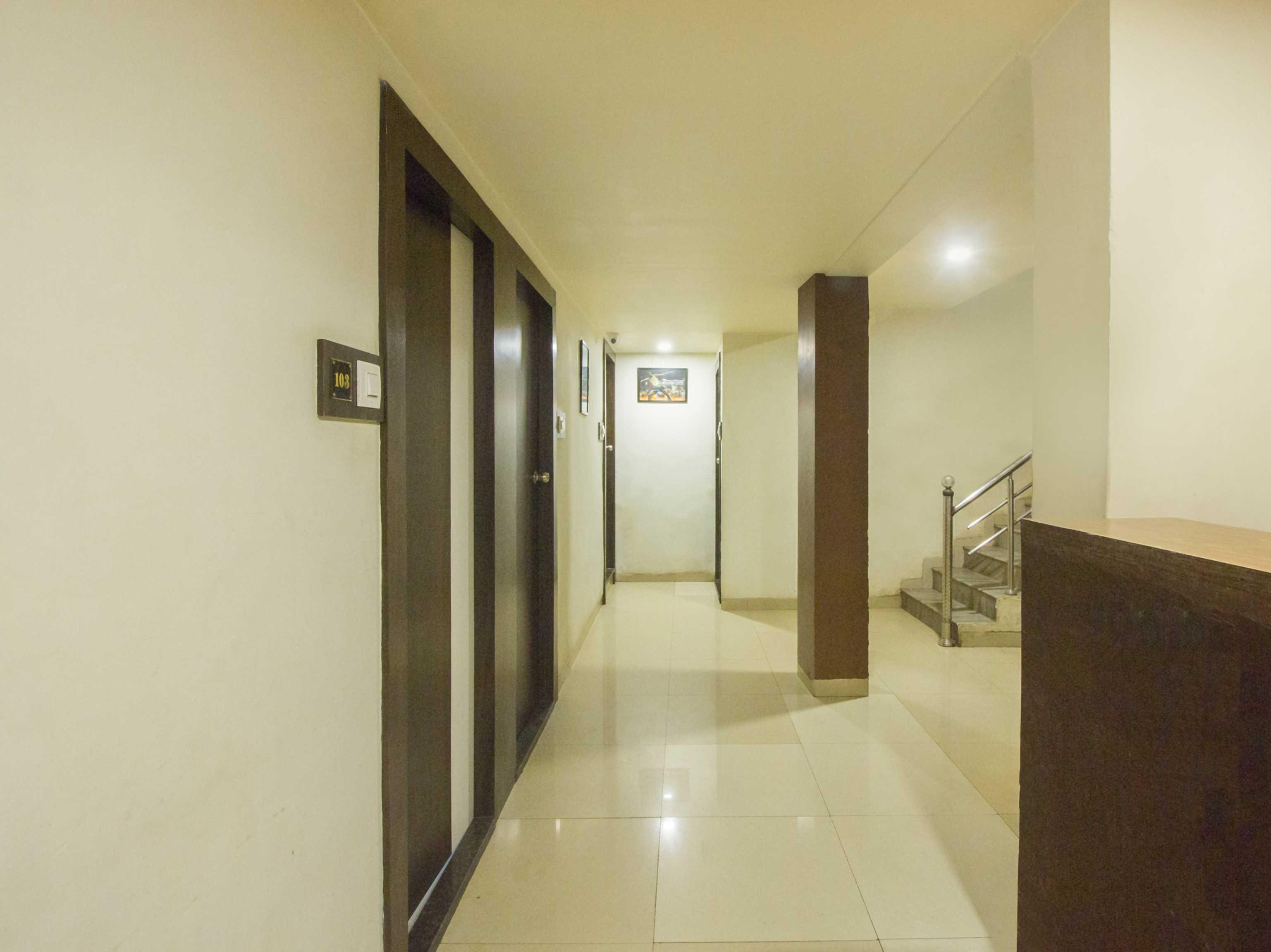 Oyo Hotel Sarovar Grand Kalamboli Exteriér fotografie