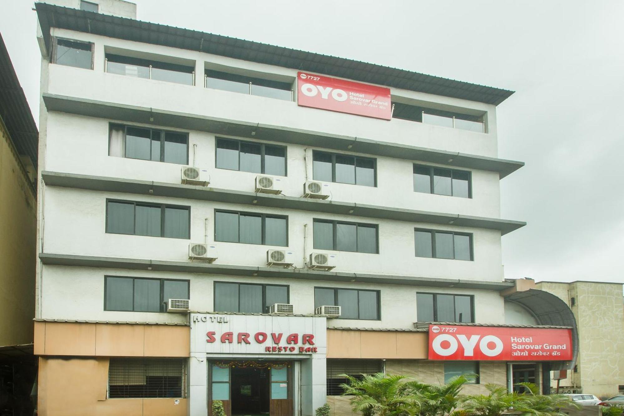 Oyo Hotel Sarovar Grand Kalamboli Exteriér fotografie